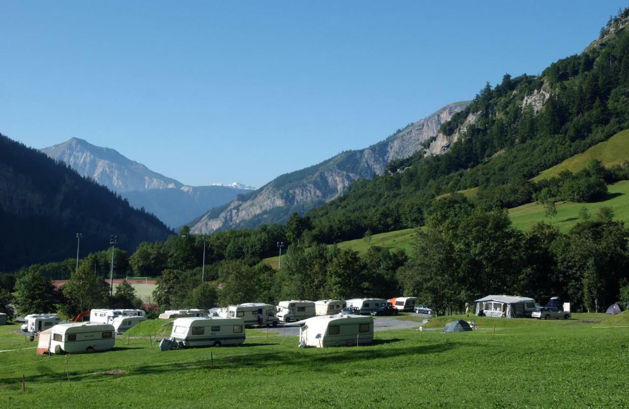 Campingplatz mit Restaurant & Sportarena Leukerbad Hotel Eksteriør billede